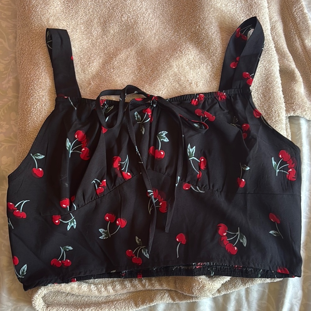 SHEIN Black and Red Sleeveless Tie Front Crop Tank Top